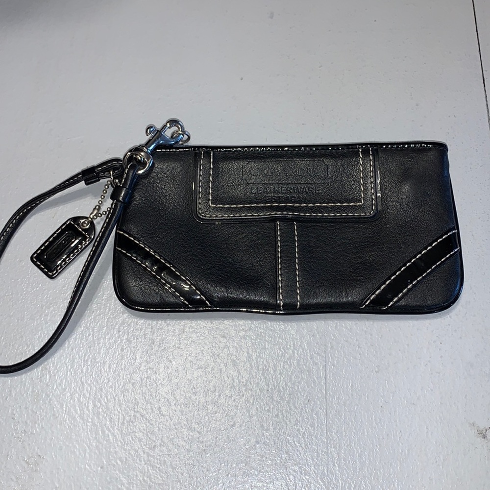 Coach Leather Wristlet With Hangtag, EUC Black
